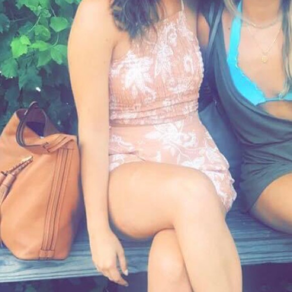 MINKPINK set size medium & top size small - Picture 1 of 4